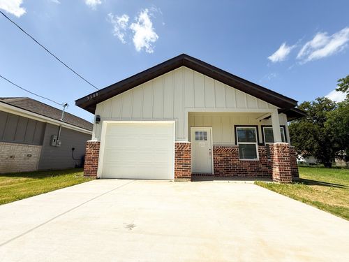 3200 Poplar St, Greenville, TX, 75402-6648 | Card Image