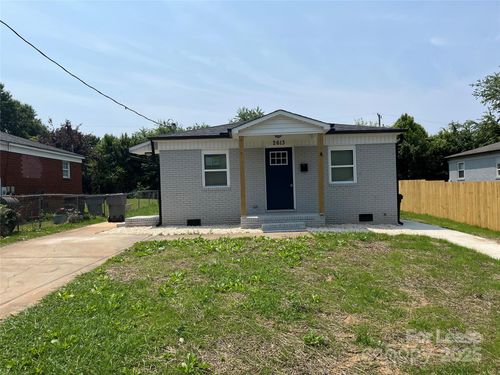 2613 Dundeen St, Charlotte, NC, 28216-4923 | Card Image