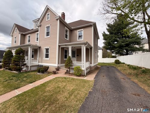 10 Short St, Manchester, CT, 06040-5815 | Card Image