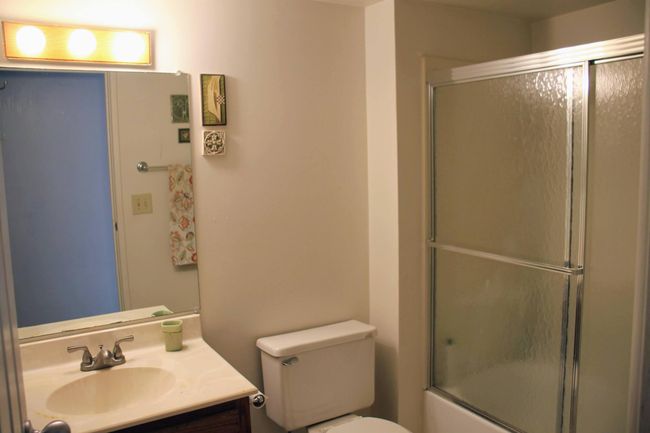 2nd bathroom, across from 2nd bedroom | Image 18