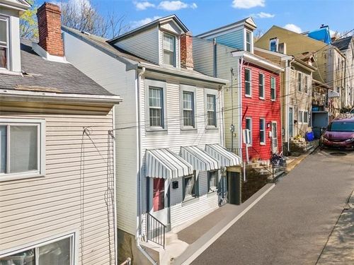 39 Welsh Way, Pittsburgh, PA, 15203-1423 | Card Image