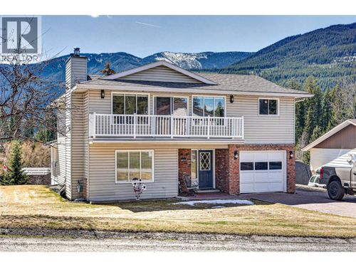 6 & 7 Clearwater Place, Elkford, BC, V0B1H0 | Card Image