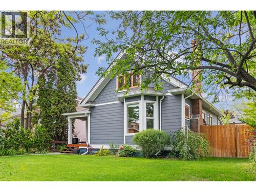 784 Lawrence Ave, Kelowna, BC, V1Y6L9 | Card Image