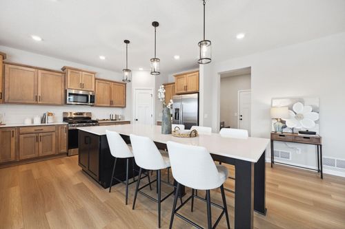 10700 Harbor Ln N, Osseo, MN, 55369 | Card Image