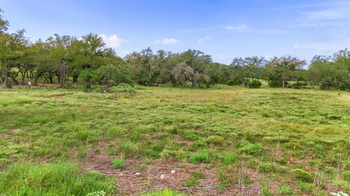 339 Axis Cir, Fredericksburg, TX, 78624 | Card Image