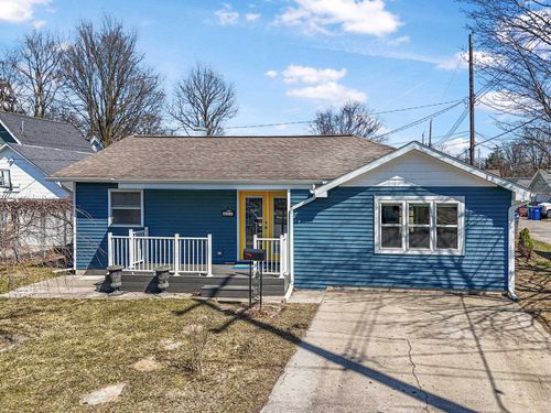 611 Wadsworth St, Traverse City, MI, 49684-3168 | Card Image