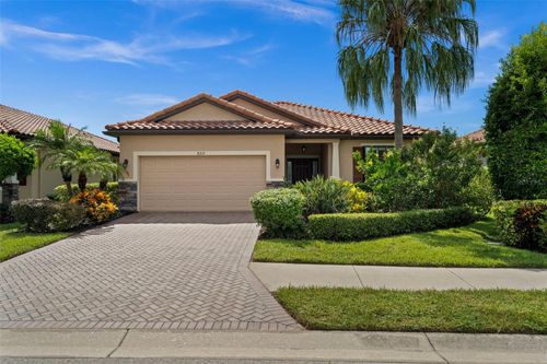 8212 36th St E, SARASOTA, FL, 34243-6316 | Card Image