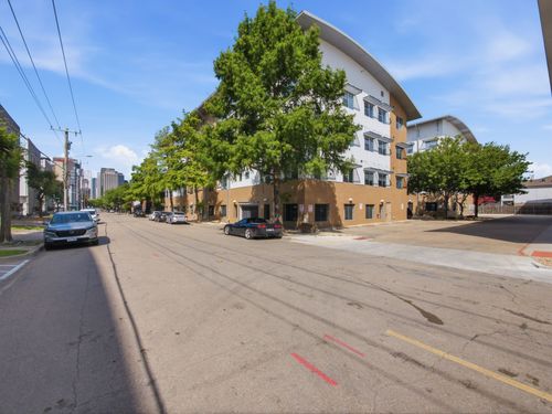 2f-3015 Bryan St, Dallas, TX, 75204-6138 | Card Image