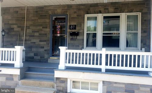 37 E Walnut St, EPHRATA, PA, 17522-2238 | Card Image