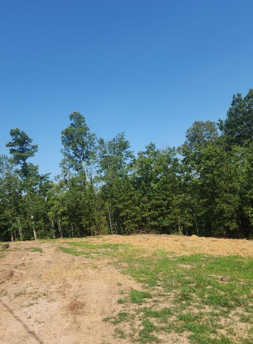 331 Blue Spruce Dr, Martinsville, VA, 24112-8677 | Card Image