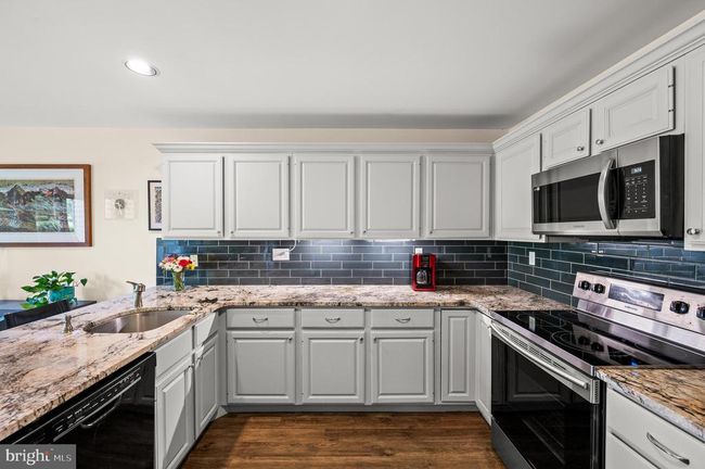 185 Pinecrest Ln, Townhouse with 3 bedrooms, 3 bathrooms and null parking in LANSDALE PA | Image 4