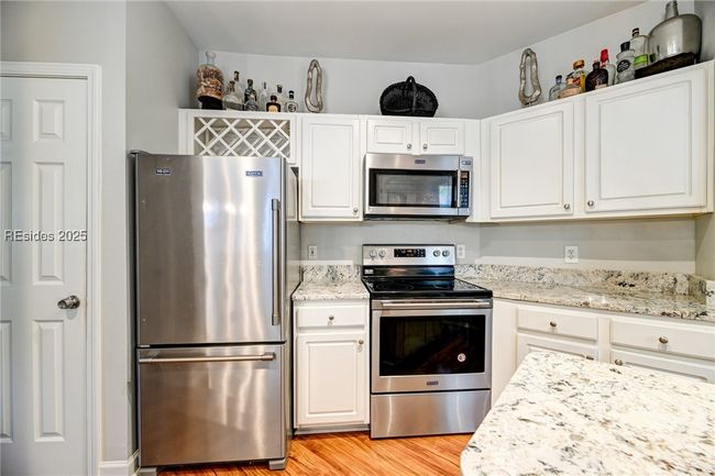 APT-1720 - 4 Indigo Run Dr, Condo with 2 bedrooms, 2 bathrooms and null parking in Hilton Head Island SC | Image 7