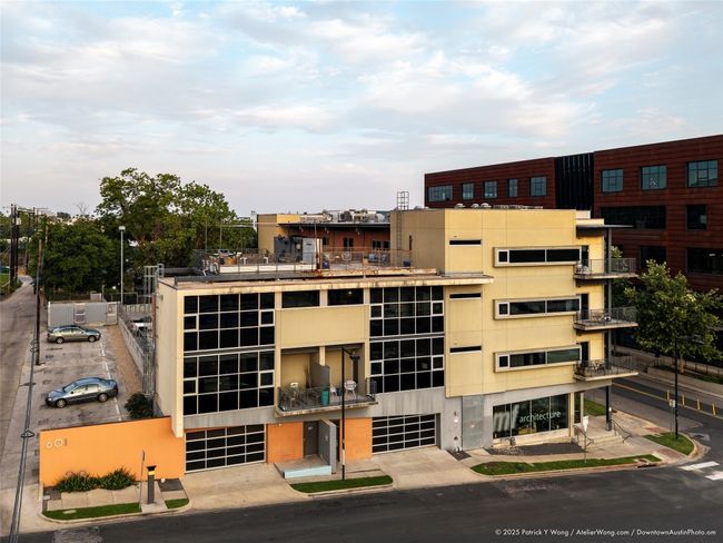 View of alley behind​​‌​​​​‌​​‌‌​‌‌​​​‌‌​​‌‌​‌​​​​​‌ building | Image 19