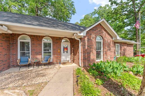 2 Crown Mountain Ct, Maumelle, AR, 72113-7010 | Card Image