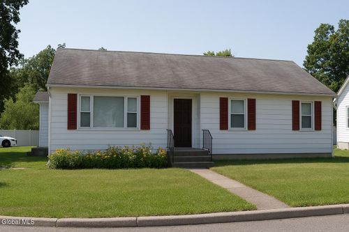 1016 Mann Ave, Rensselaer, NY, 12144-1317 | Card Image