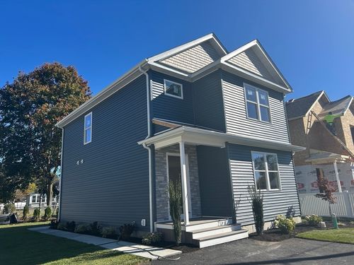 65 Cedarbrook Rd, Pawtucket, RI, 02861-1321 | Card Image