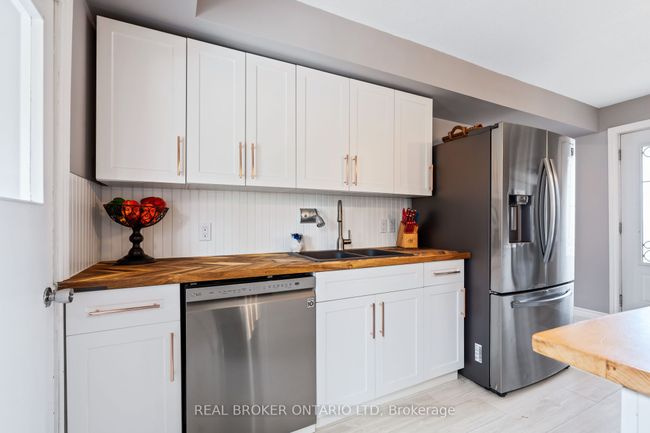 4196 Walkers Dr, House other with 3 bedrooms, 2 bathrooms and 6 parking in Glencoe ON | Image 9