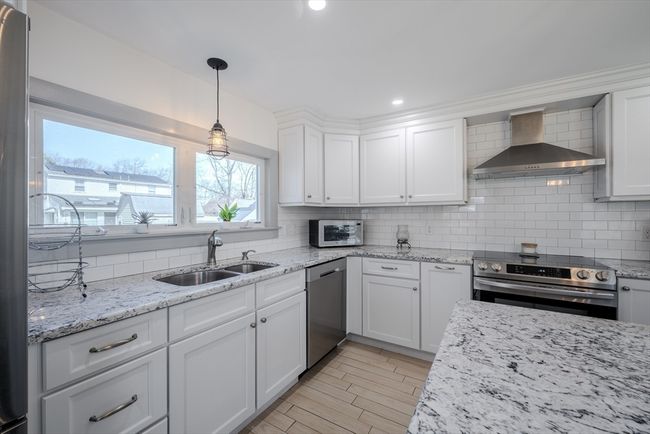 8 Milan Ave, House other with 3 bedrooms, 3 bathrooms and 4 parking in Woburn MA | Image 12