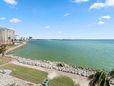 402 - 970 Cape Marco Drive, Condo with 3 bedrooms, 3 bathrooms and null parking in Marco Island FL | Image 1