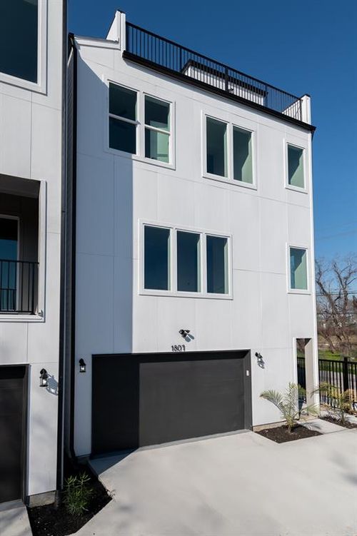 1807 Sakowitz St, Houston, TX, 77020-4735 | Card Image