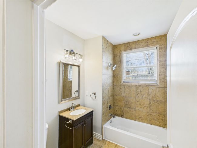927 Centre St, House other with 3 bedrooms, 2 bathrooms and null parking in Dallas TX | Image 12