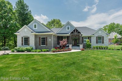 60553 Pennington Way, Home with 3 bedrooms, 2 bathrooms and null parking in Washington Twp MI | Image 1