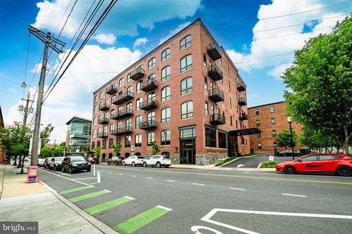 304-41 W Lemon St, Lancaster, PA, 17603-3113 | Card Image