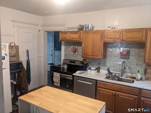 1-2870 Fairfield Avenue, Bridgeport, CT, 06605 | Card Image