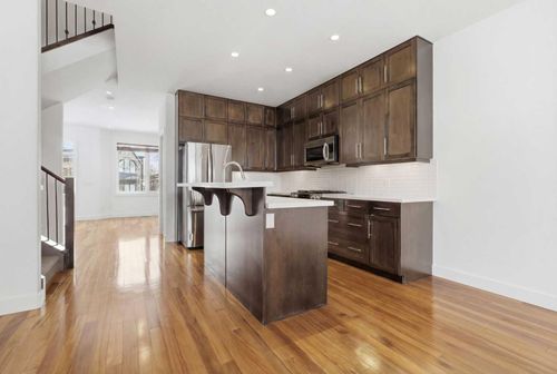 2623 25a St Sw, Calgary, AB, T3E1Z3 | Card Image