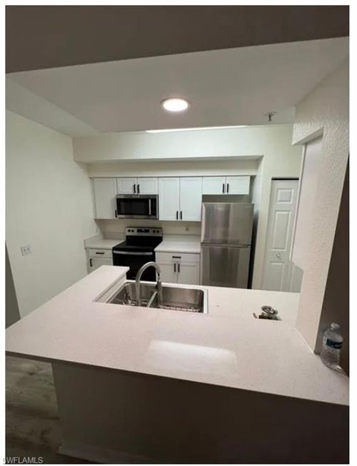 apt-421-4690 Saint Croix Ln, NAPLES, FL, 34109-3560 | Card Image