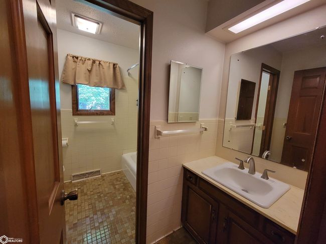 1408 Miller Ave, House other with 5 bedrooms, 3 bathrooms and null parking in Red Oak IA | Image 10