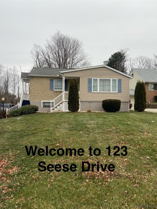 123 Seese Dr, Johnstown, PA, 15904-2636 | Card Image
