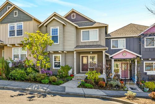 512 Fair Oaks Ave, Ashland, OR, 97520-9476 | Card Image