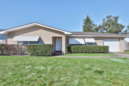 1826 Ridgeway Dr, CLEARWATER, FL, 33755-2237 | Card Image