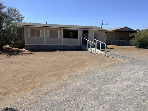 1801 W Irons St, Pahrump, NV, 89048-4581 | Card Image