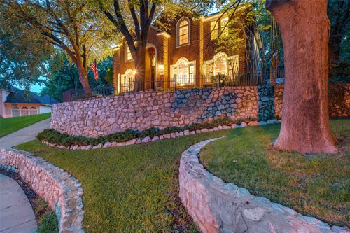 3145 Joyce Ct, Grapevine, TX, 76051-6329 | Card Image