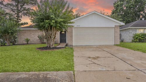 10622 Highland Woods Dr, Sugar Land, TX, 77498-1740 | Card Image