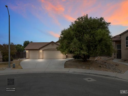 2303 Trentino Ave, Bakersfield, CA, 93313-5807 | Card Image