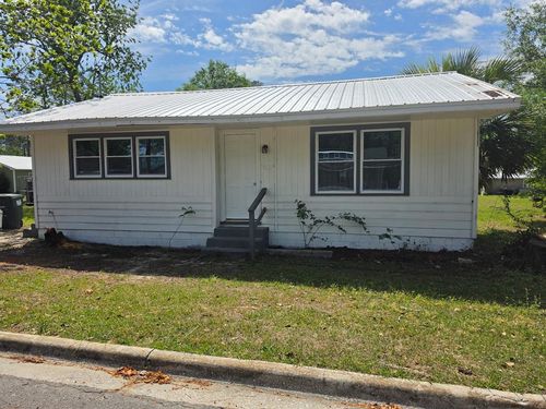 405 Bullock Ave, Nashville, GA, 31639-1211 | Card Image