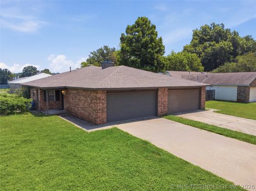 6619 S Utica Pl, Tulsa, OK, 74136-2415 | Card Image