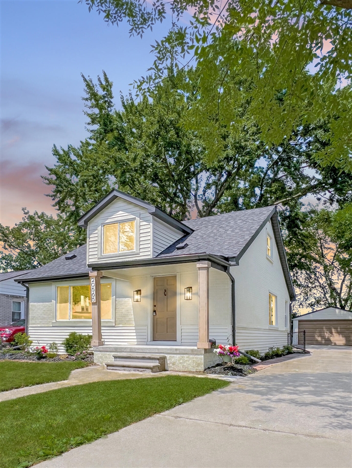 Ridgemont Rd, Harper Woods, MI 48225
