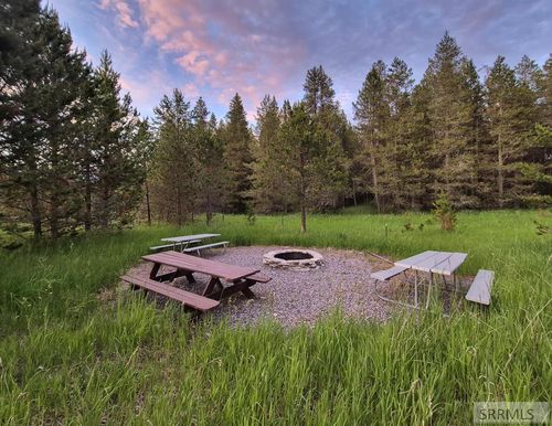 4449 Grey Owl Dr, Ashton, ID, 83420-7711 | Card Image