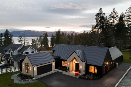 10630 Derrick Rd, North Saanich, BC, V8L | Card Image