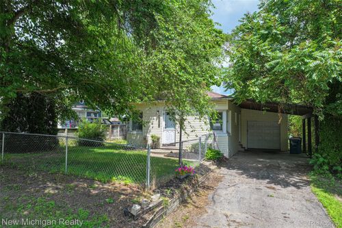 6110 Hackett, Waterford, MI, 48327-1742 | Card Image