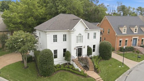 11 Thorndale Ct, Nashville, TN, 37215-6146 | Card Image