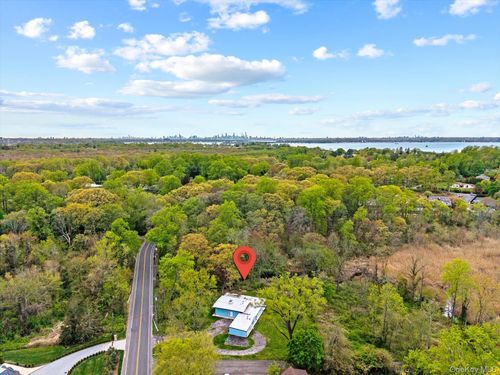 107A Wildwood Rd, Great Neck, NY, 11024-1247 | Card Image