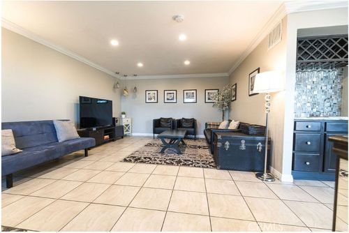 12195 Chapman Ave, Garden Grove, CA, 92840-3714 | Card Image