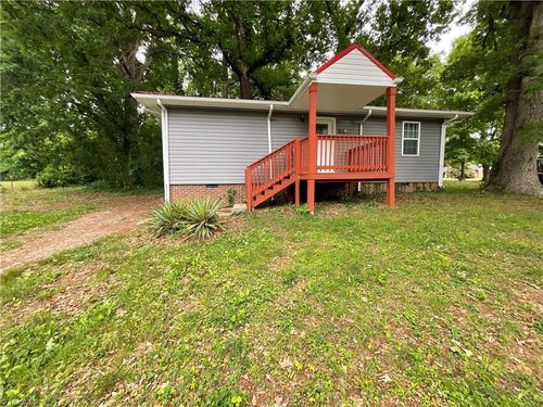 2009 Mcguinn Dr, High Point, NC, 27265-3333 | Card Image