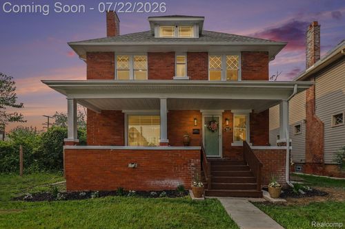 862 Atkinson St, Detroit, MI, 48202-1520 | Card Image