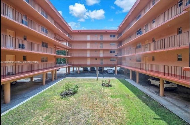 APT-3127 - 1810 W 56 Th St, Condo with 2 bedrooms, 1 bathrooms and null parking in Hialeah FL | Image 12